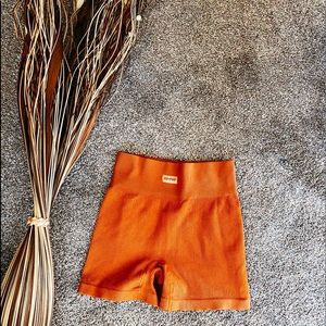 Bo + tee biker shorts